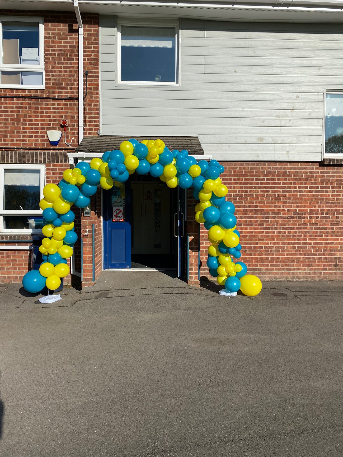 Full balloon arch